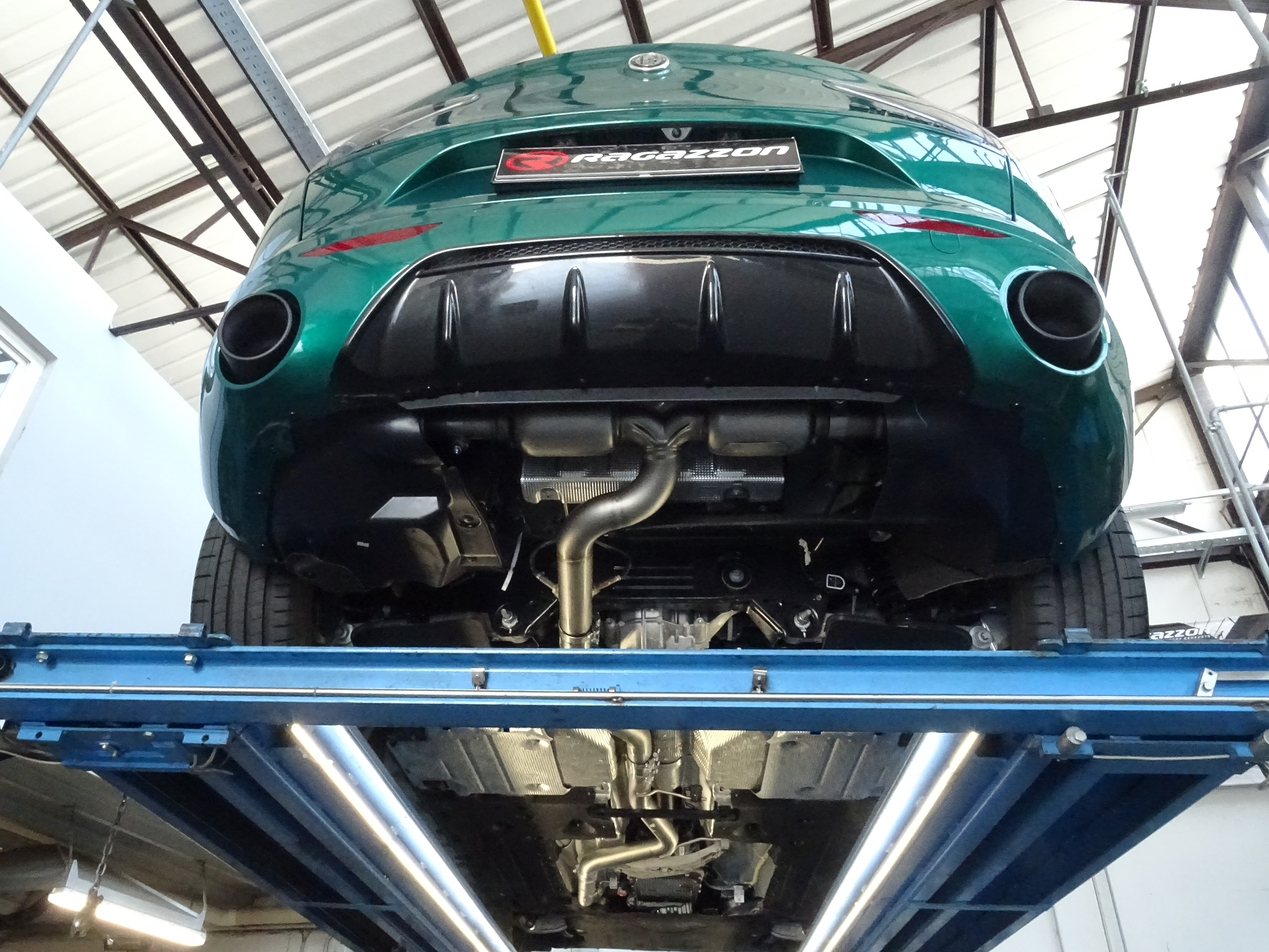 2.2 Turbo Diesel (118kW) 09/2018>>