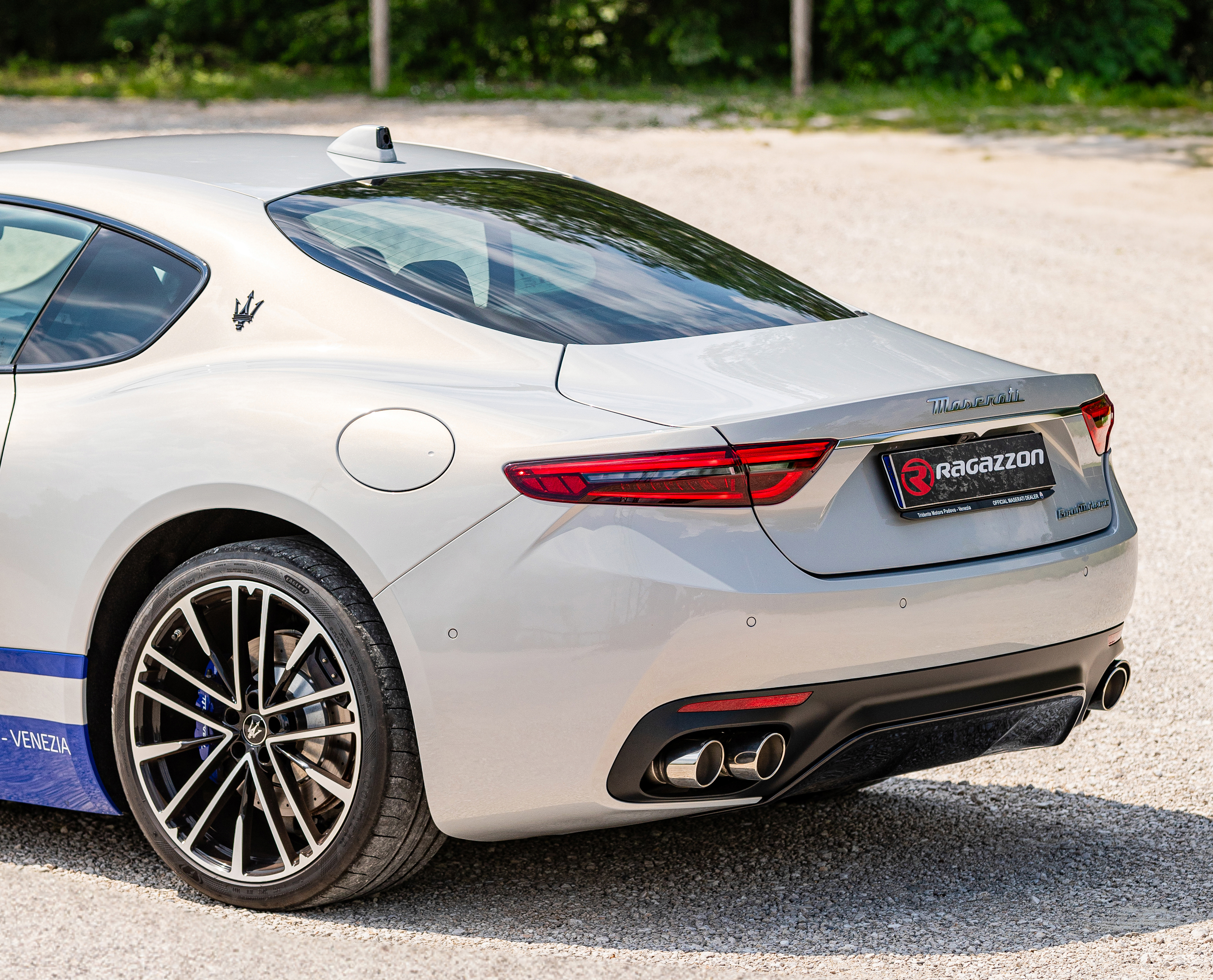 Modena 3.0 V6 (361kW) 2023>>