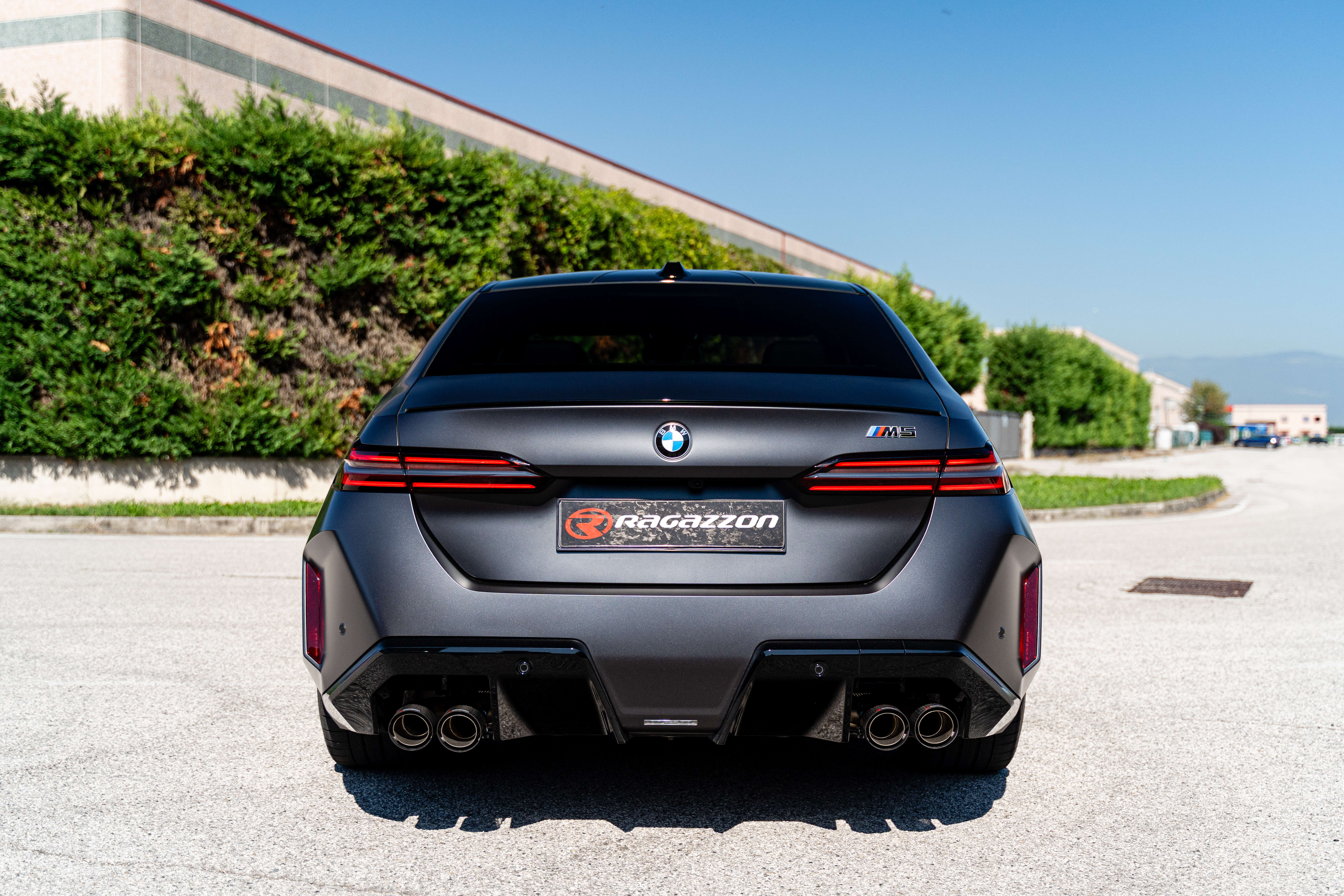 G90(Sedan) 4.4 V8 (430kW + 145kW) 2024>>