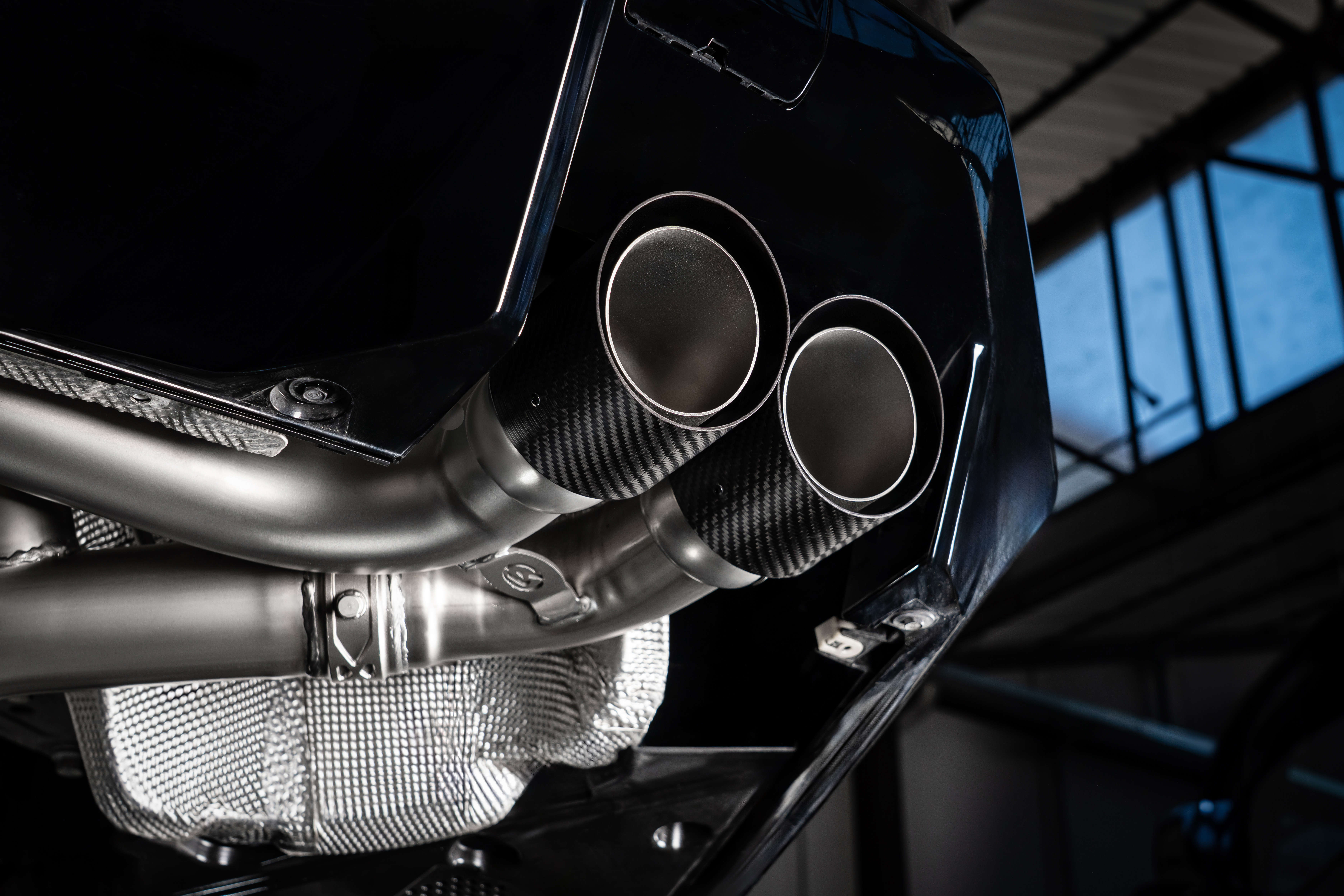 G90(Sedan) 4.4 V8 (430kW + 145kW) 2024>>